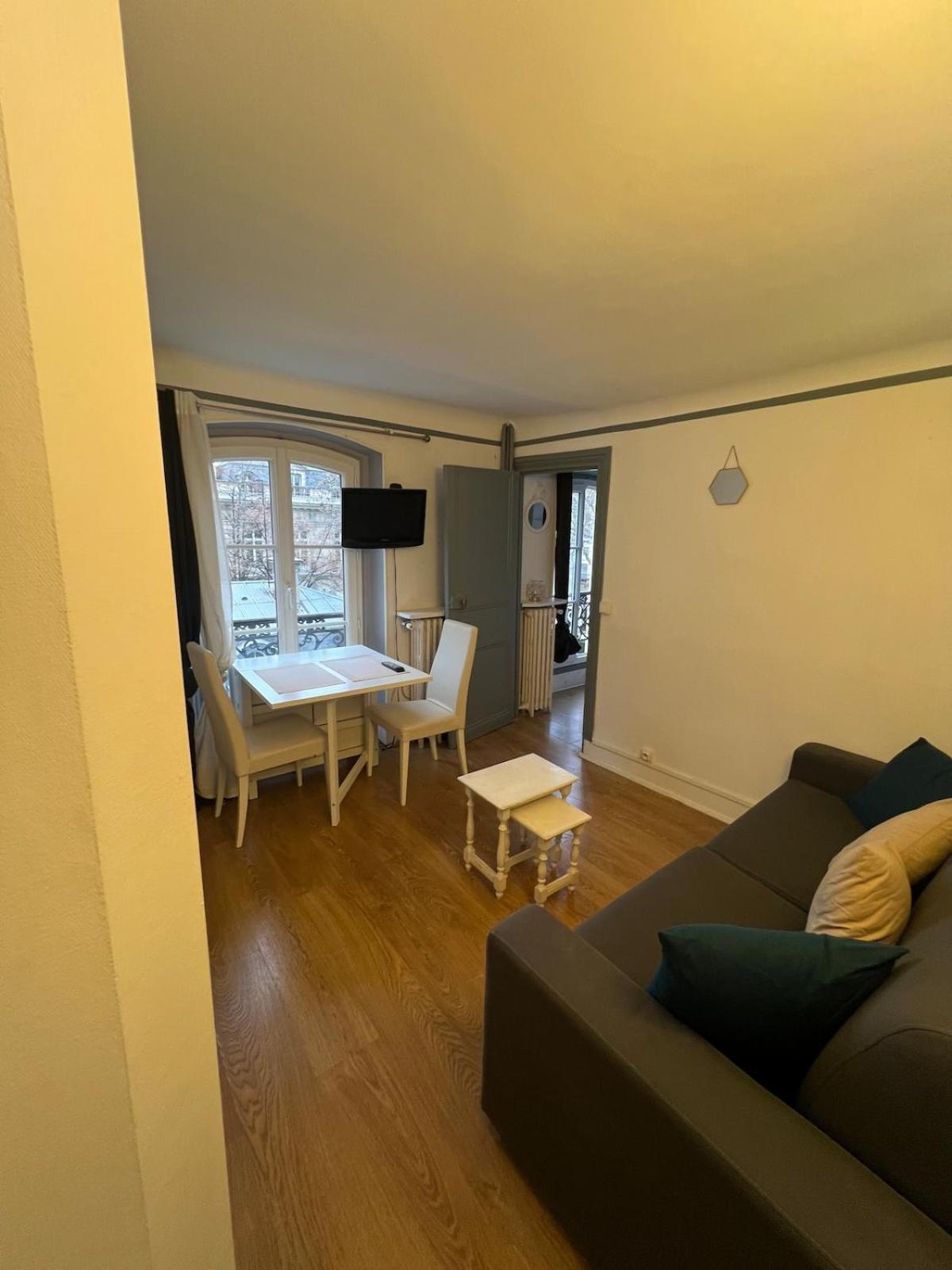 Apartamento Proche Champs Elysee 8e París